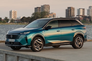 Peugeot e-5008