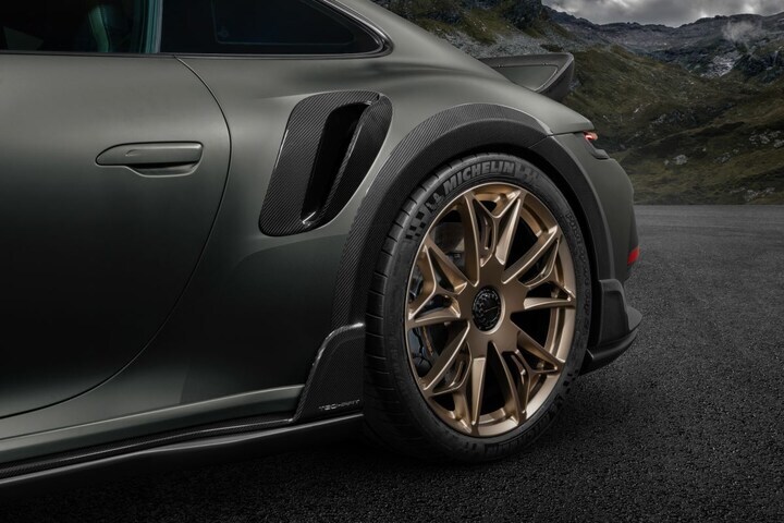 Techart Monochrome