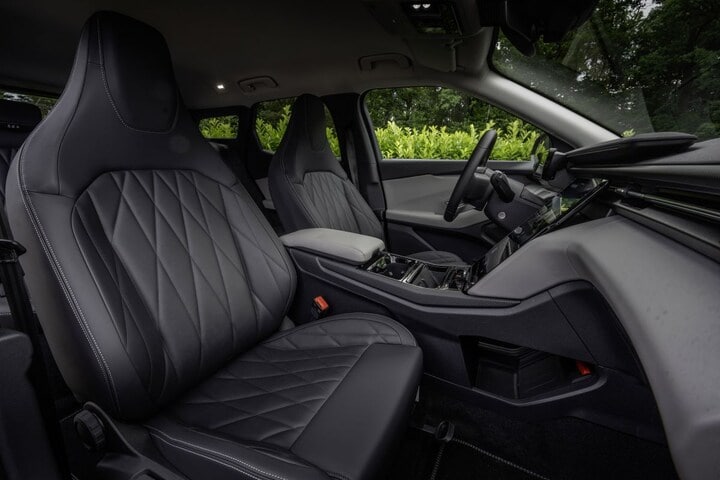 Ford Explorer Limited Edition Extended Range RWD