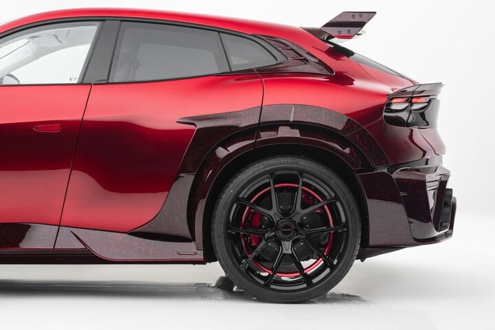Mansory Ferrari Purosangue Pugnator