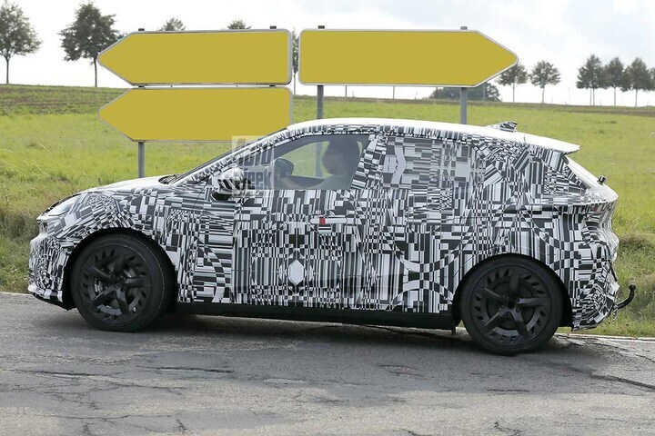 Spyshots Cupra Raval