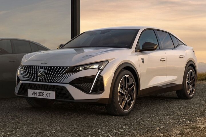 Peugeot e-408