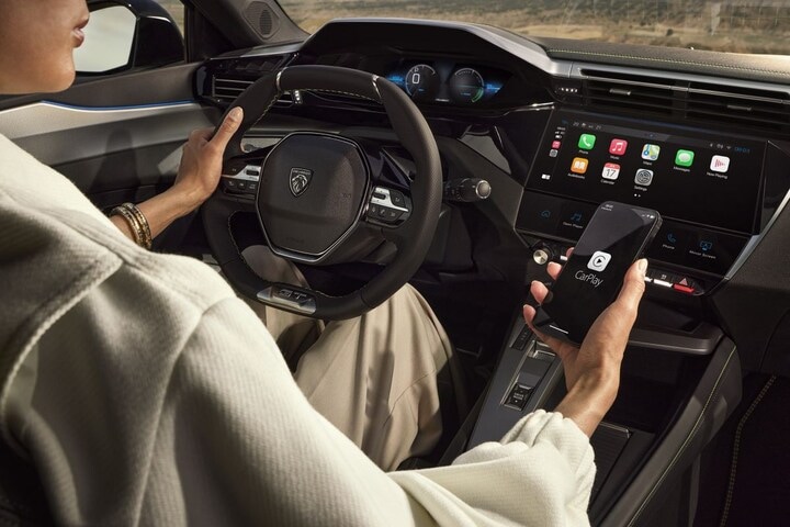 Peugeot e-408