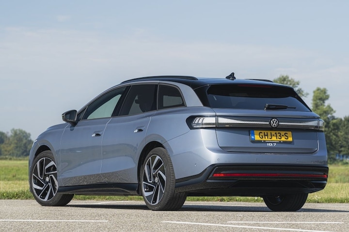 BMW i5 Touring versus Volkswagen ID.7 Tourer dubbeltest 