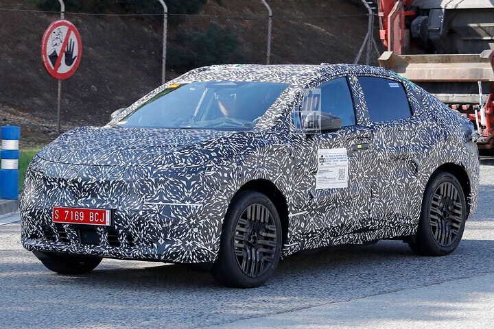 Spyshots Nissan Leaf