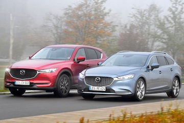 Mazda CX-5 naast Mazda 6 Sportbreak