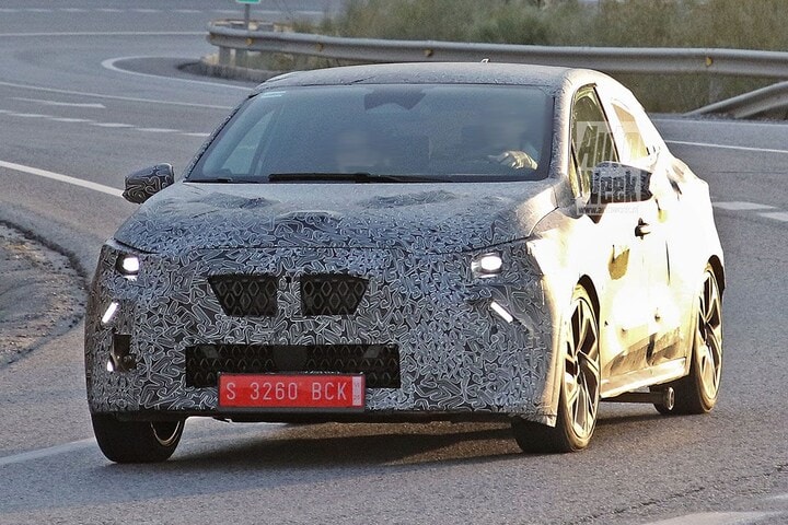Spyshots Renault Clio
