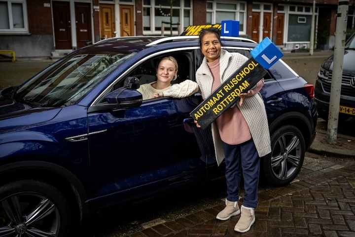 Rijles met automaat (foto AD Frank de Roo)