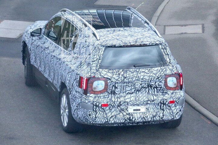 Mercedes-Benz GLB spyshots