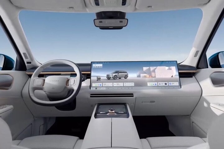 Lynk & Co 900