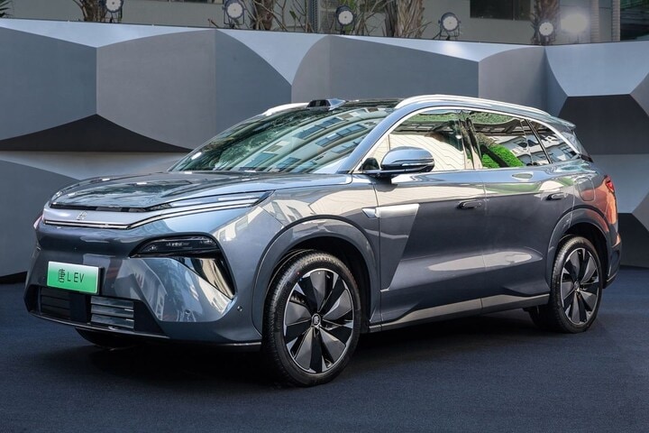 BYD Tang L