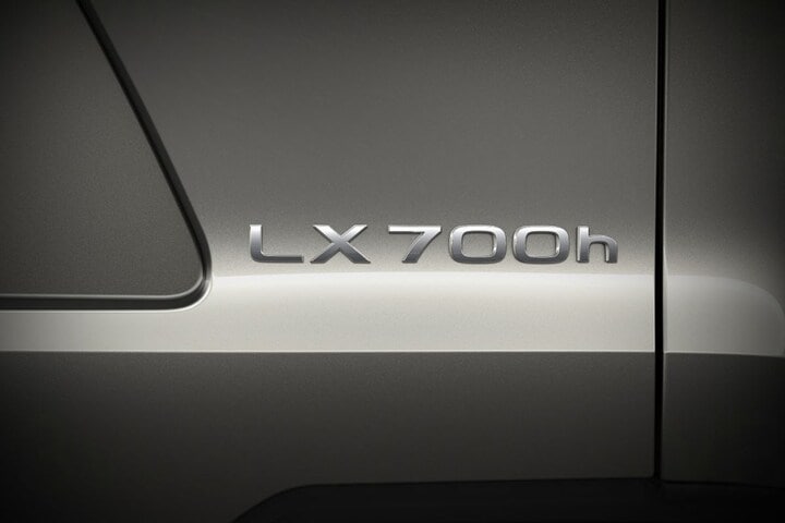 Lexus LX 700h