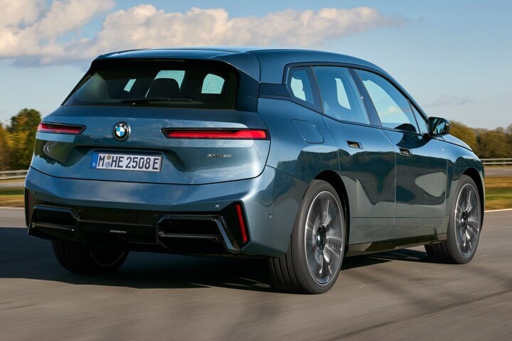 BMW iX facelift