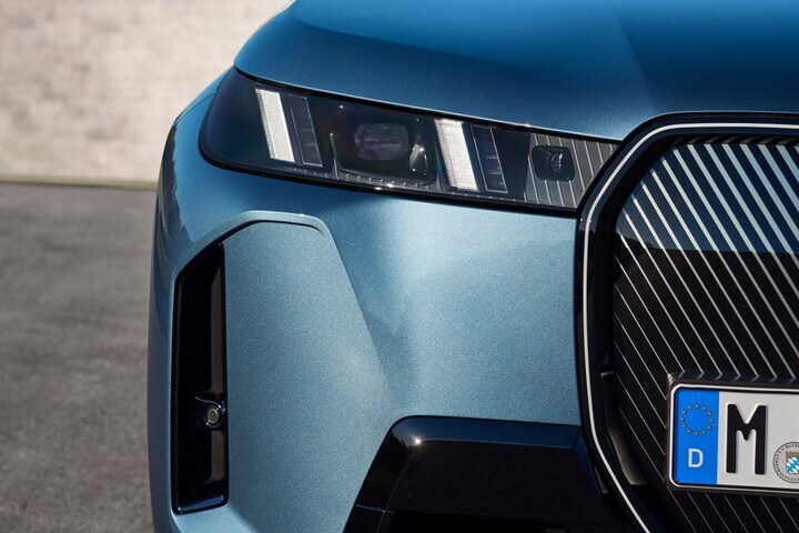 BMW iX facelift