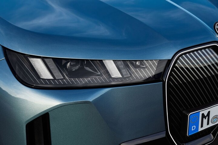 BMW iX facelift