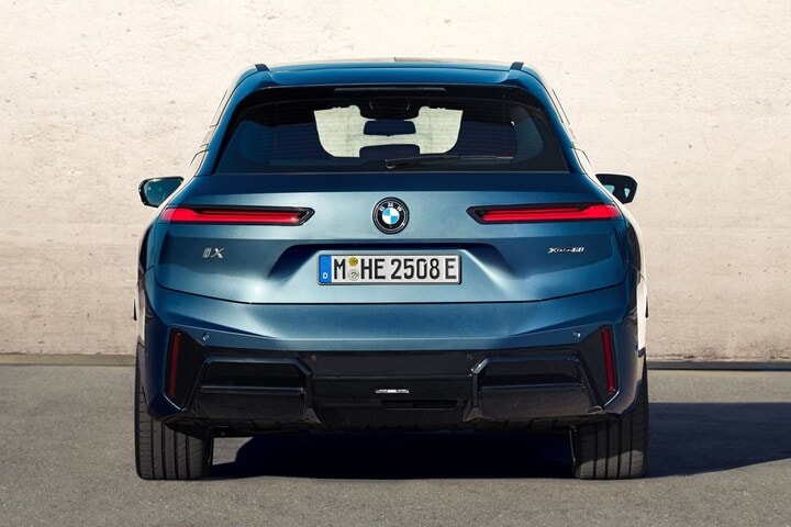 BMW iX facelift