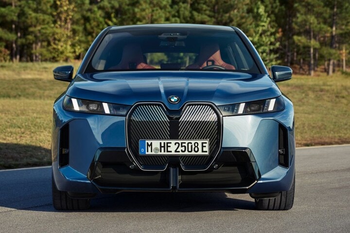 BMW iX facelift