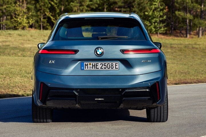 BMW iX facelift