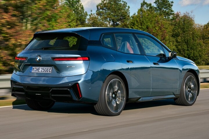 BMW iX facelift