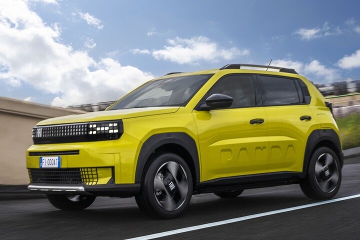 Fiat Grande Panda (2025) rijdend op Lingotto dak Turijn