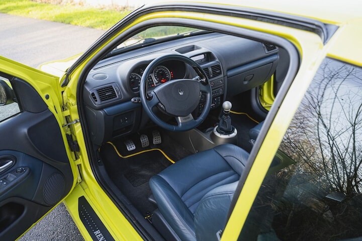 Renault Clio V6