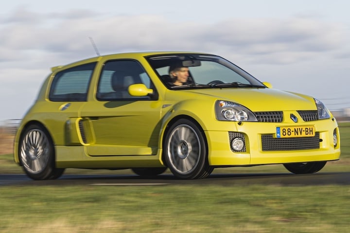 Renault Clio V6