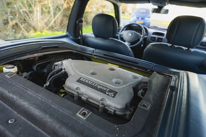 Renault Clio V6