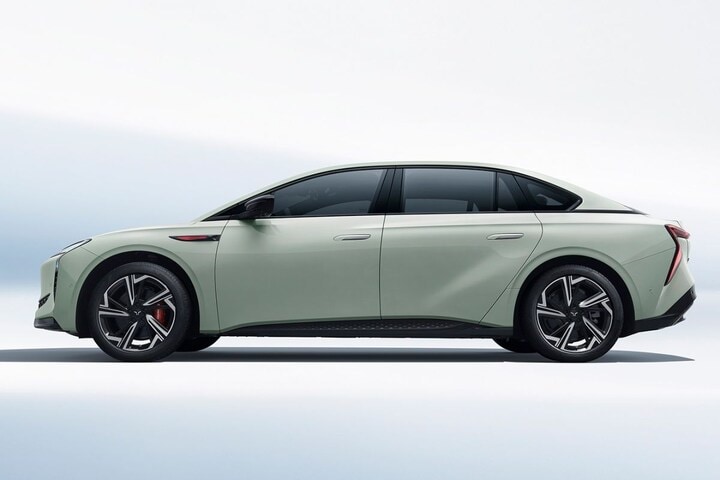 Hongqi EH7