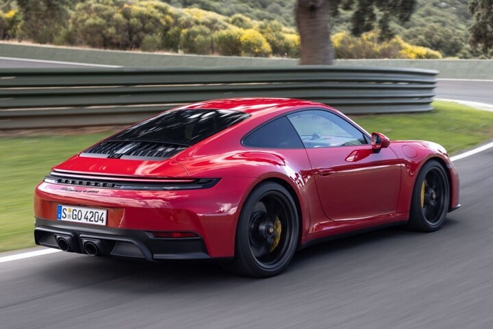 Porsche 911 Carrera 4 GTS Coupé
