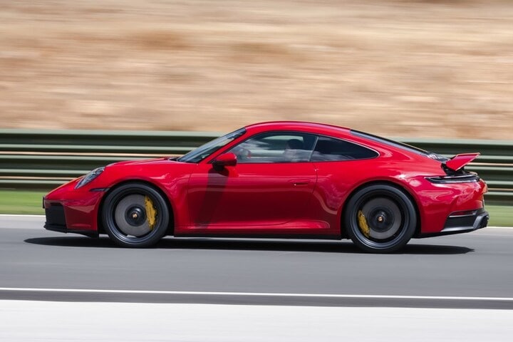 Porsche 911 Carrera 4 GTS Coupé