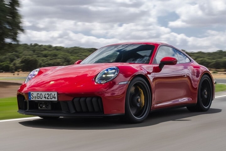 Porsche 911 Carrera 4 GTS Coupé