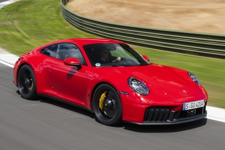 Porsche 911 Carrera 4 GTS Coupé