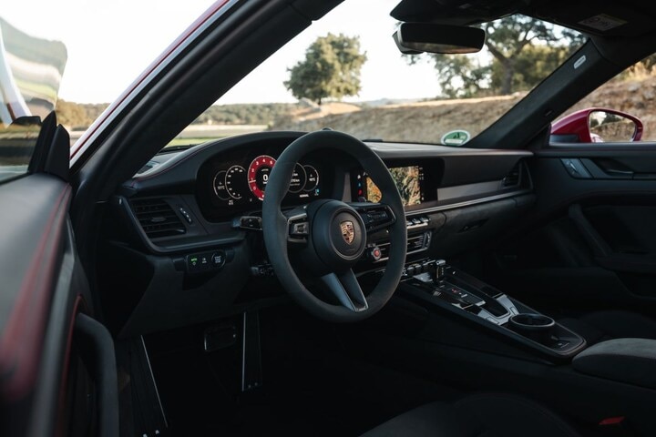 Porsche 911 Carrera 4 GTS Coupé