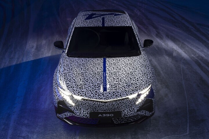 Alpine A390