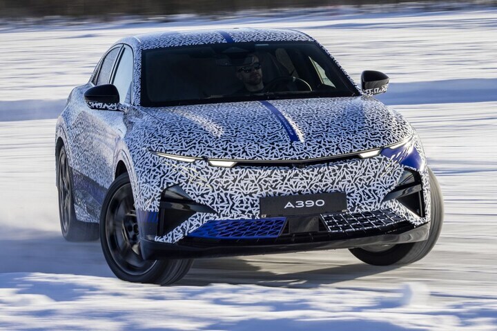 Alpine A390