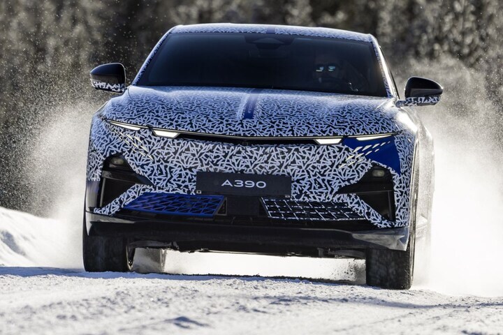 Alpine A390