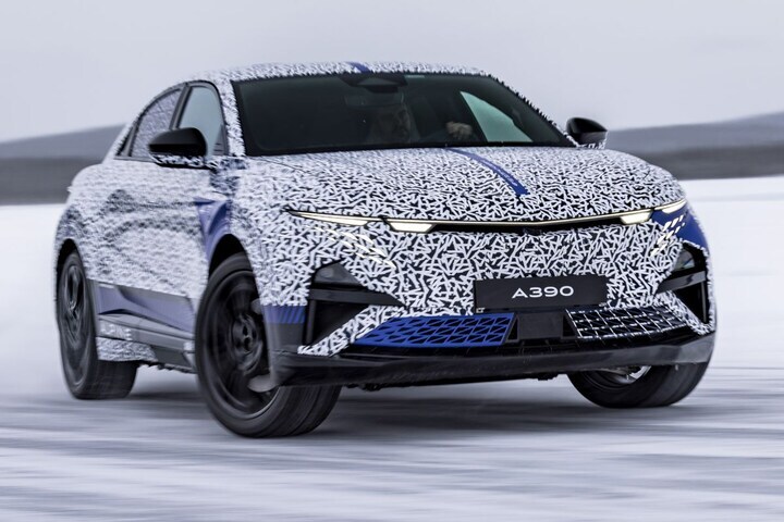 Alpine A390