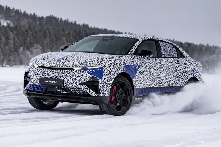 Alpine A390