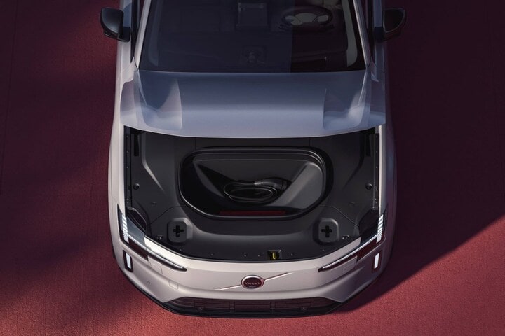 Volvo ES90