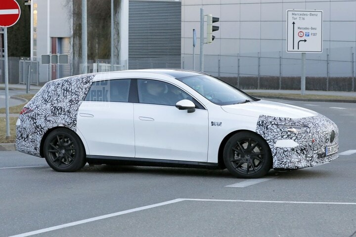 Mercedes-Benz CLA Shooting Brake spyshots