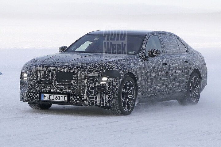 BMW 7-serie facelift spyshots