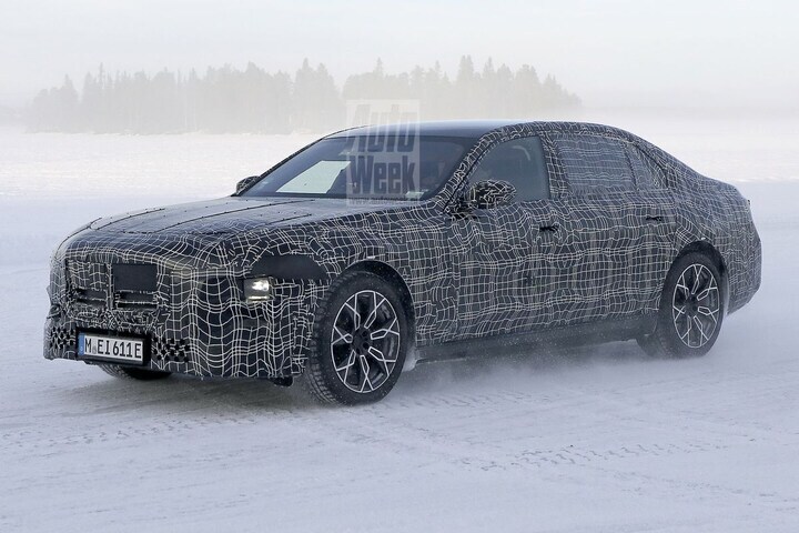 BMW 7-serie facelift spyshots