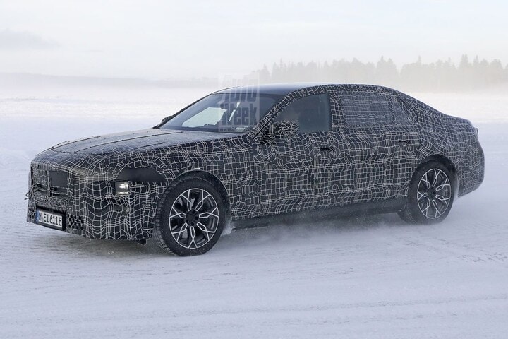BMW 7-serie facelift spyshots