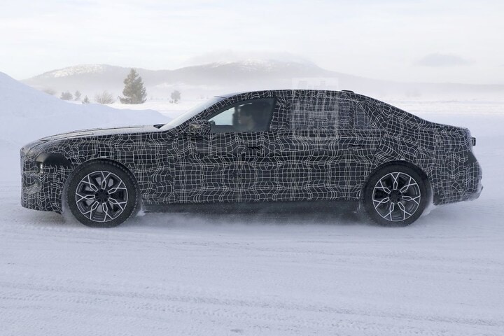 BMW 7-serie facelift spyshots