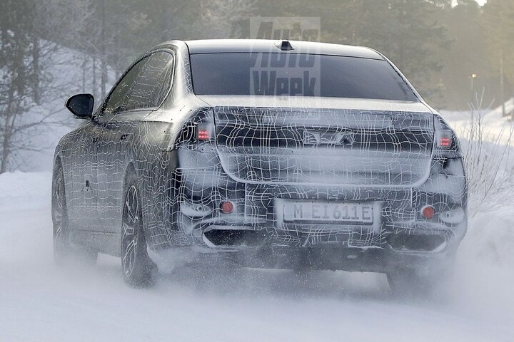 BMW 7-serie facelift spyshots