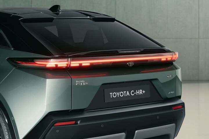 Toyota C-HR+ (EMBARGO 12/3)