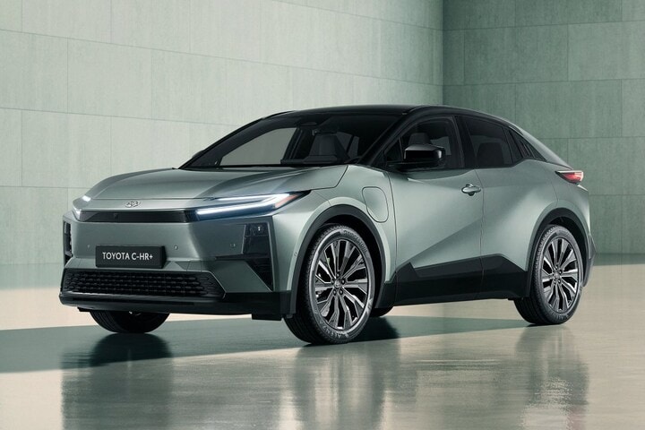 Toyota C-HR+ (EMBARGO 12/3)