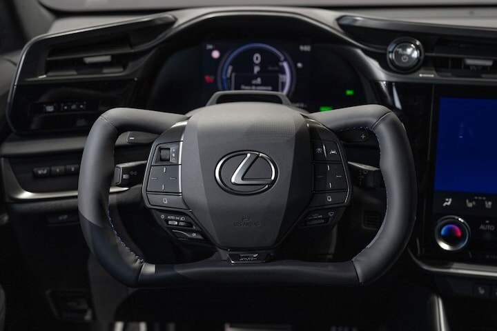 Lexus RZ (EMBARGO 12/3)