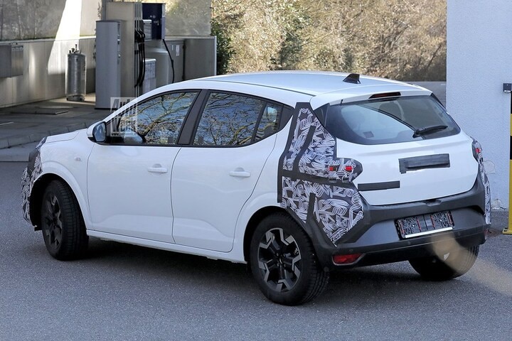 Spyshots Dacia Sandero