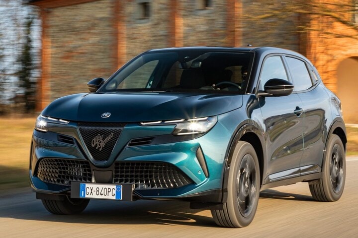 Alfa Romeo Junior Ibrida Q4